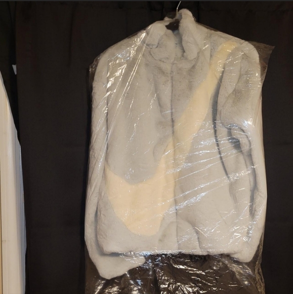 NWT Nike Faux fur bomber jacket - Picture 3 of 5